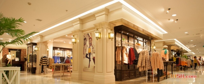 拉夏贝尔女装折扣店