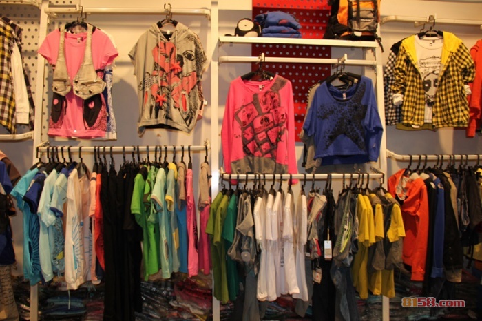 木果果木服饰官方旗舰店网站是什么?