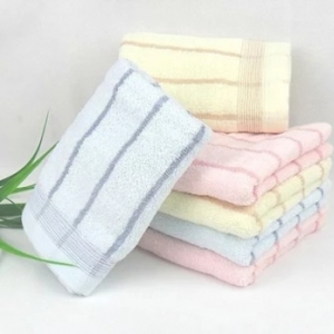 六颗松毛浴巾
