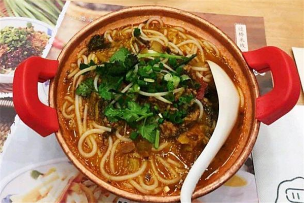 滇月小锅米线