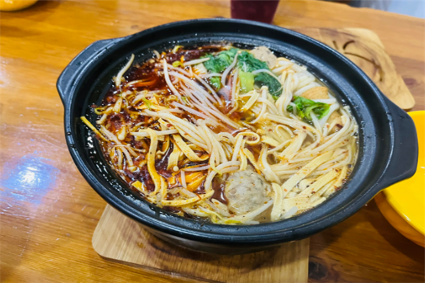 宫大嫂云南过桥米线