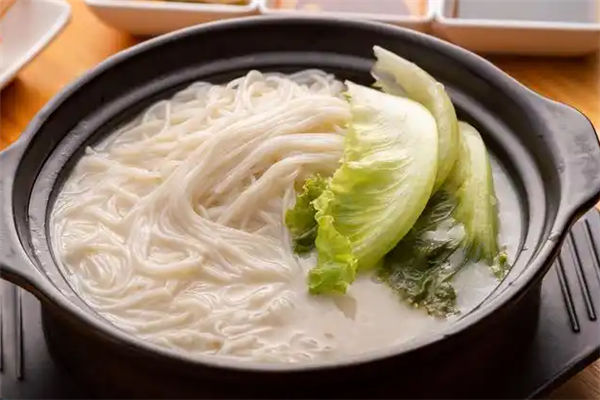 宏运来过桥米线