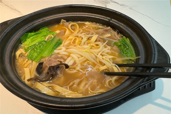 宏运来过桥米线