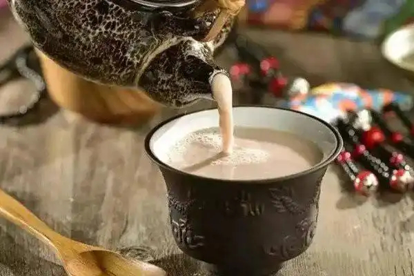 茶满杯奶茶