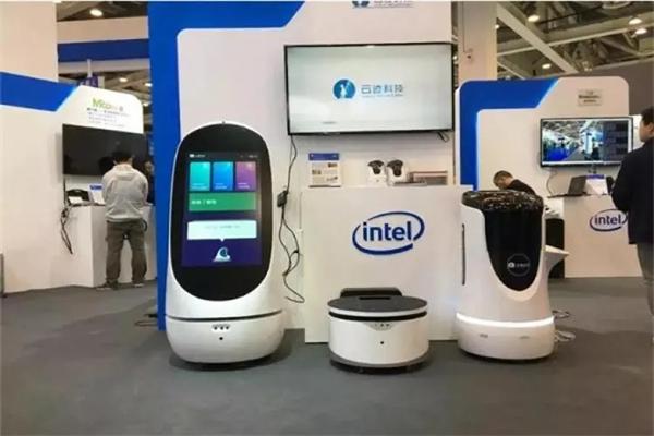 云迹机器人