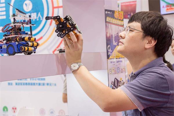 易方机器人教育