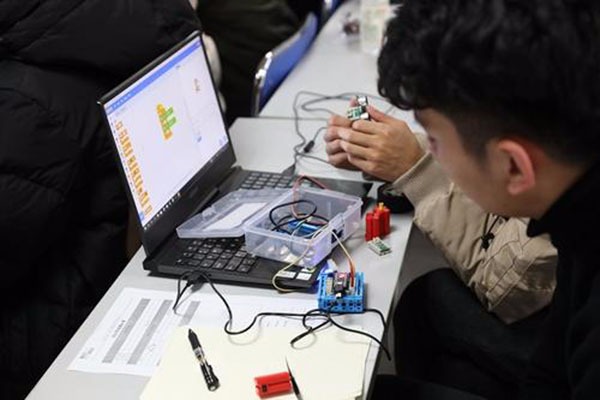 卡卡木机器人教育 卡卡木机器人教育