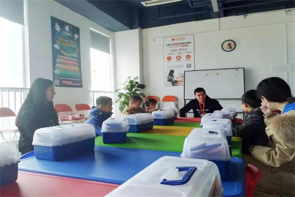 小创客机器人教育 小创客机器人教育