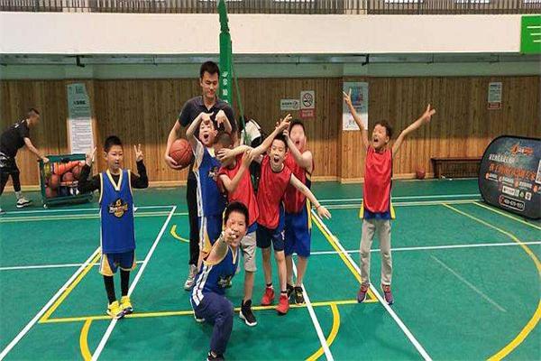 雅滨丽青少年幼儿篮球培训俱乐部