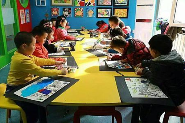 七色鱼少儿美术