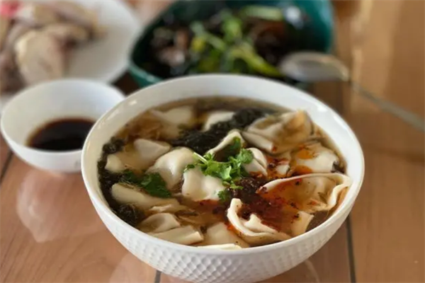来碗馄饨