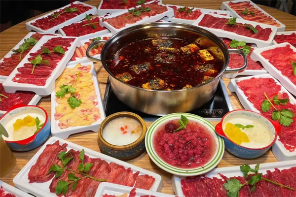 越来越牛火锅店