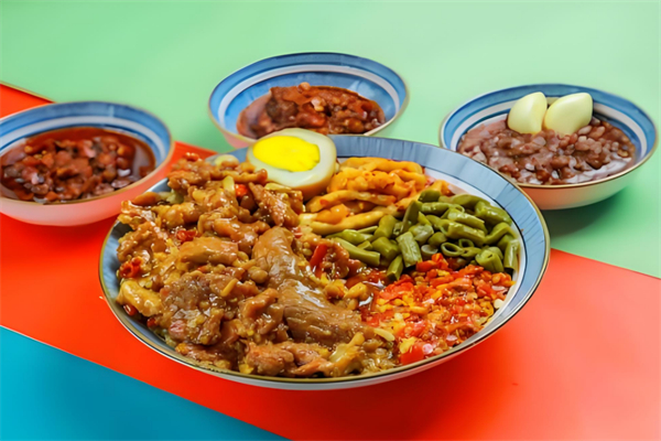 牛起来剁椒拌饭