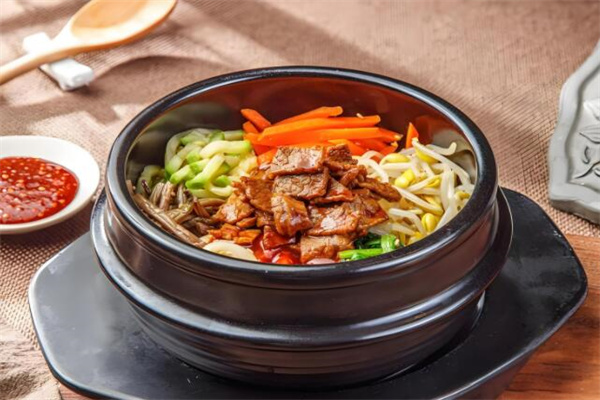 鲁家石锅拌饭