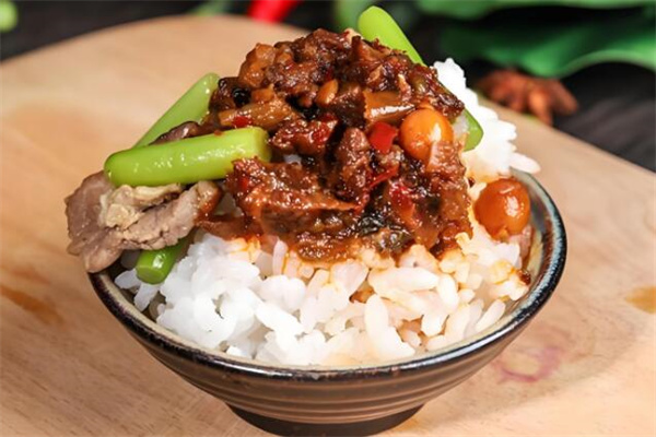 甲饭乙汤牛肉酱拌饭