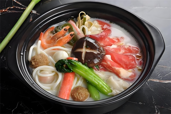 佳佳过桥米线
