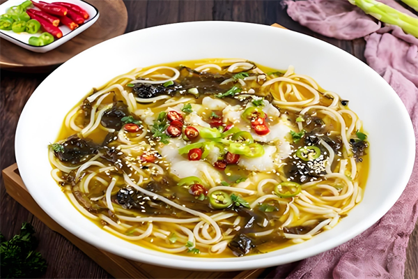鱼歪歪酸菜鱼米线