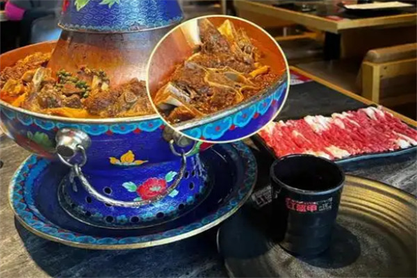 红盔甲羊蝎子火锅