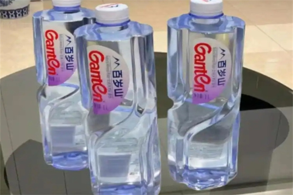 百岁山矿泉水