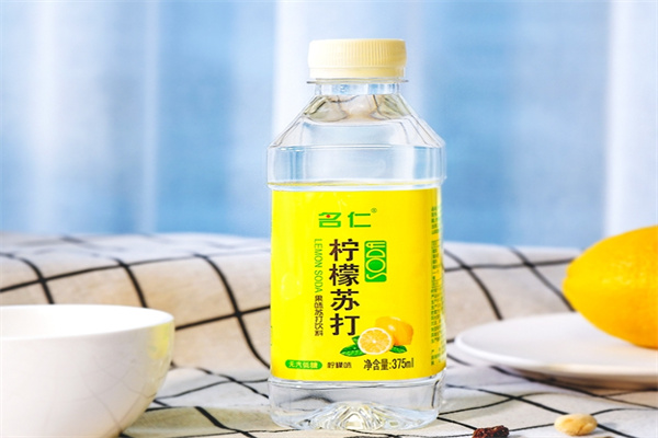 名仁苏打水