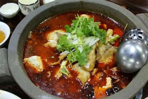 平姐石锅鱼火锅