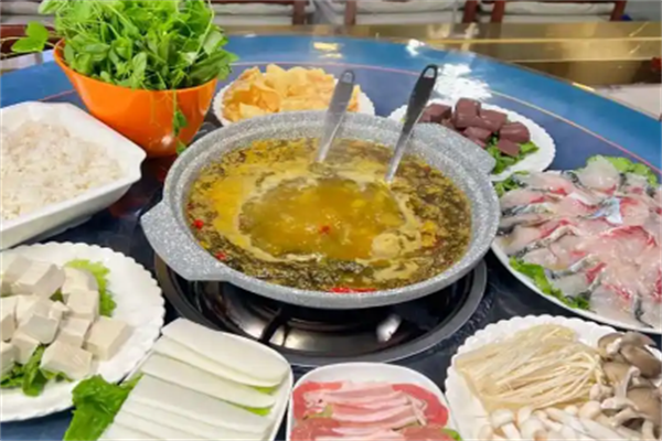 潇湘石锅鱼火锅