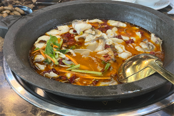 潇湘石锅鱼火锅