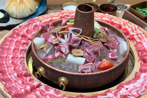 羊三疯冰煮羊火锅