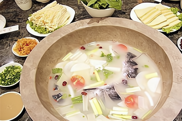蒸汽鱼火锅