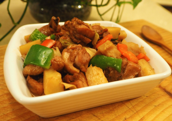 悦味思黄焖鸡加盟多少钱？费用分析