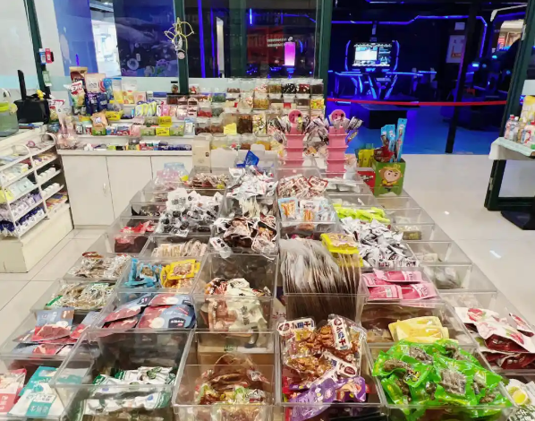 万国码头进口零食加盟多少钱？费用分析