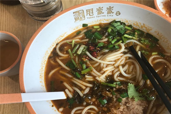 甩蛮蛮小锅米线加盟