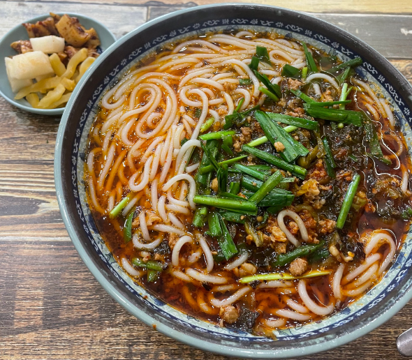 老昆明小锅米线加盟多少钱？费用分析