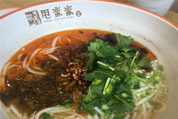 甩蛮蛮小锅米线加盟