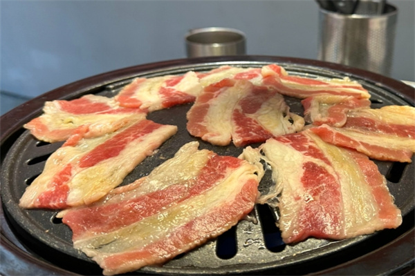 滋滋大片炭火烤肉