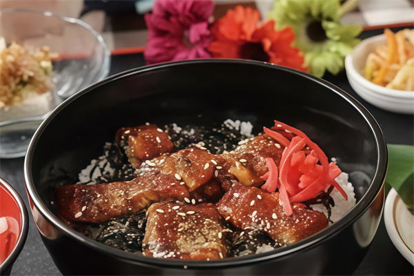 胜盒屋日式烤肉丼饭