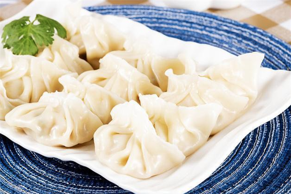 云记手工现包饺子