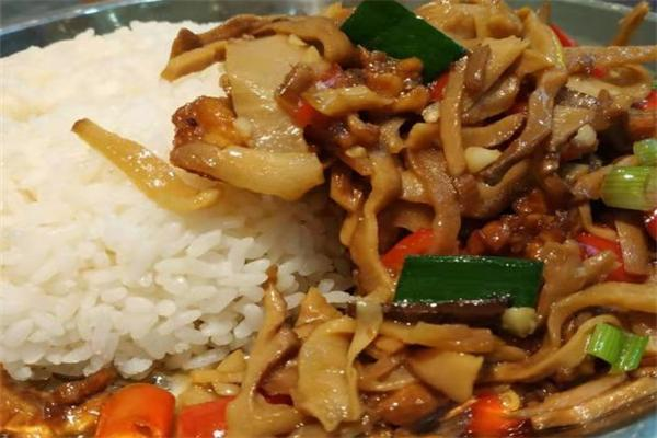 黄大妈木桶饭