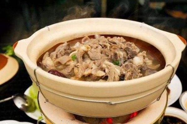炭炉鸡煲