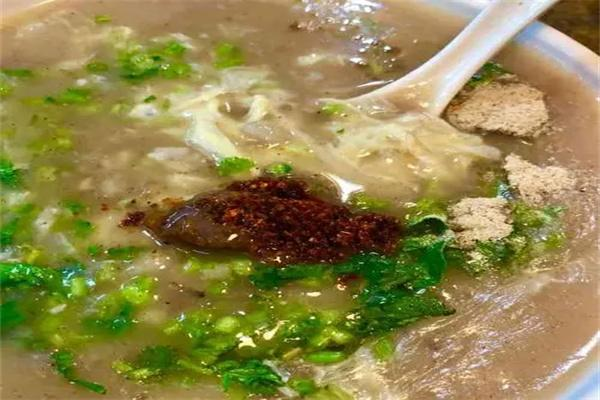 鲁蒙肉饼糁汤