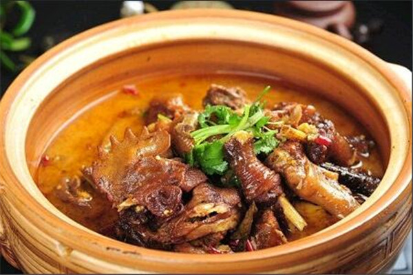 黄鼠狼鸡公煲 黄鼠狼鸡公煲