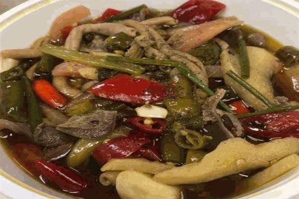 小杜鸡肠酸萝卜鸡杂