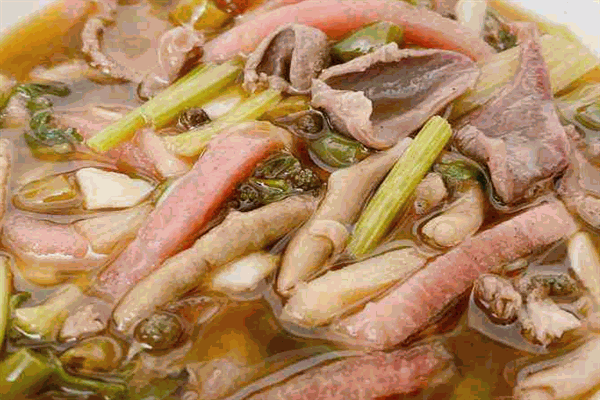 小杜鸡肠酸萝卜鸡杂