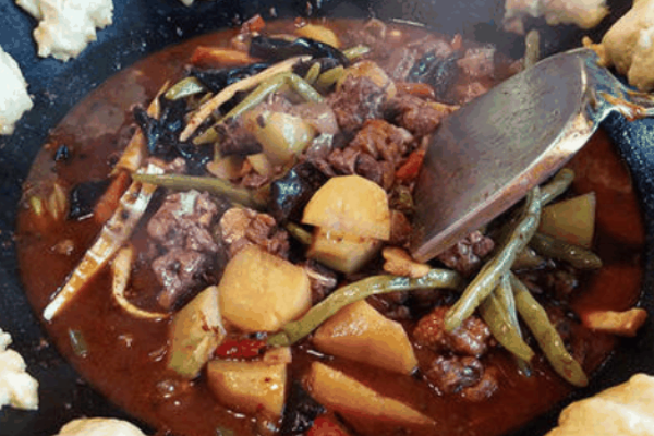东北铁锅炖菜 东北铁锅炖菜