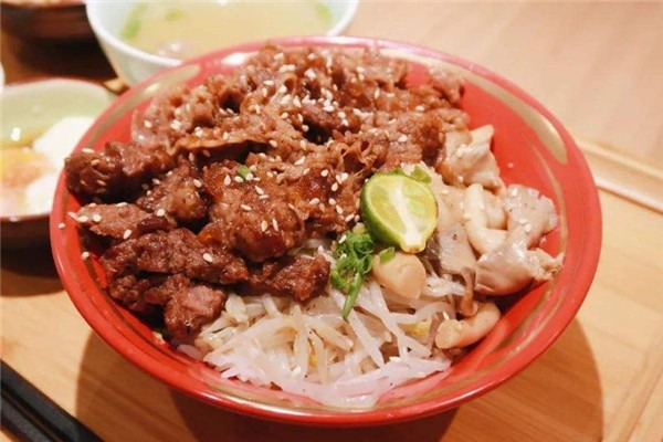 牛战将烧肉饭