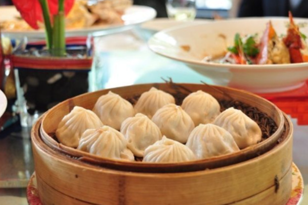 笼道汤包