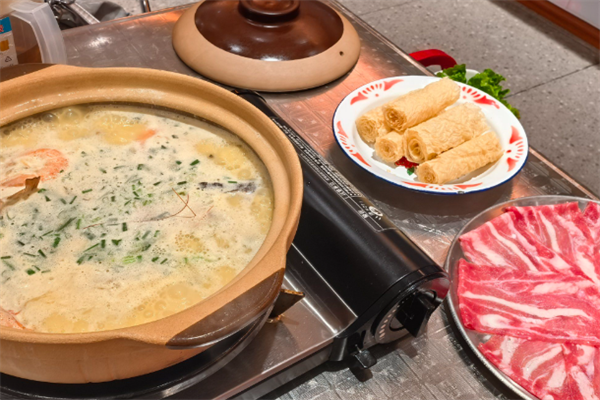 明兴牛肉村火锅砂锅粥