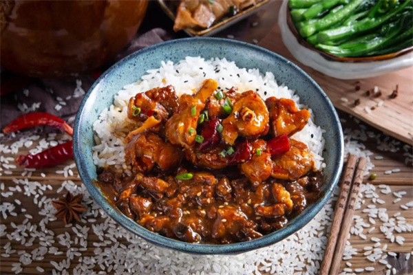 十八味蒸鲜焖肉饭 十八味蒸鲜焖肉饭