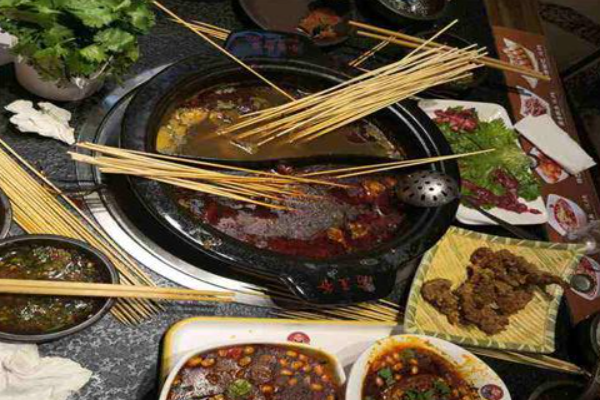 渝五爷鸭血串串