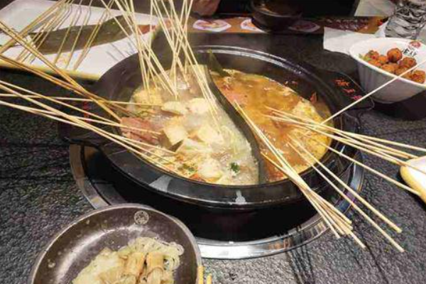 渝五爷鸭血串串